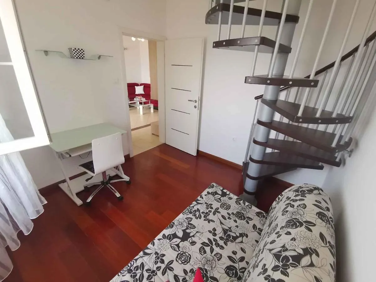 Apartment In Crikvenica 5739 Драмаль