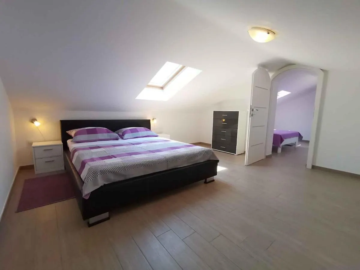 Apartment In Crikvenica 5739 Драмаль